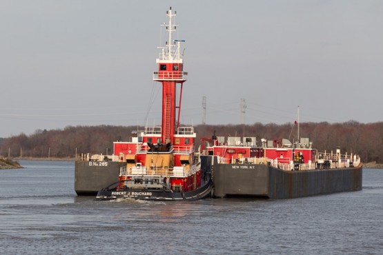 Ships-C-and-D-Canal-Chesapeake-City-smallest