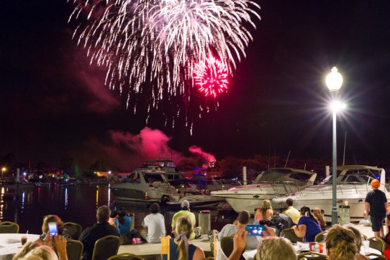 Chesapeake-City-Fireworks-2013-blog26