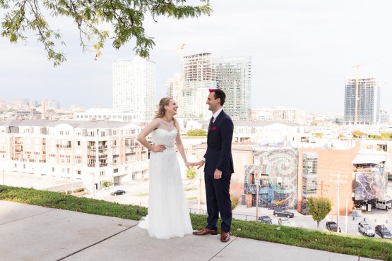 Bride and groom photos in Federal Hill Park (Baltimore, MD)