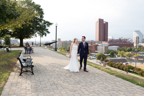 Bride and groom photos in Federal Hill Park (Baltimore, MD)