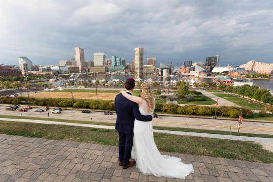 Bride and groom photos in Federal Hill Park (Baltimore, MD)