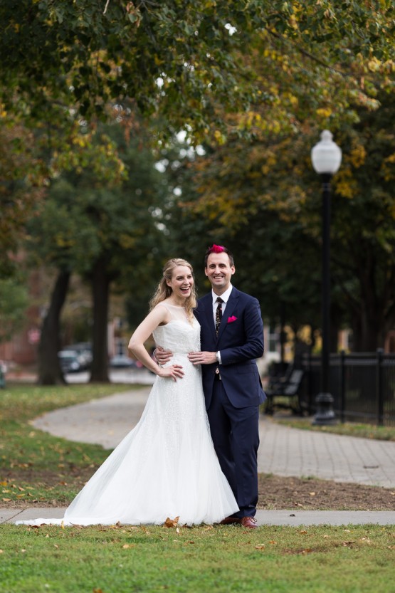 Bride and groom photos in Federal Hill Park (Baltimore, MD)