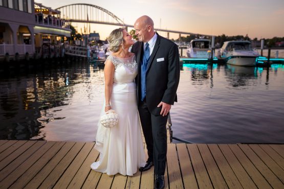 0481_Posed-Photos-Chesapeake-Inn-blg